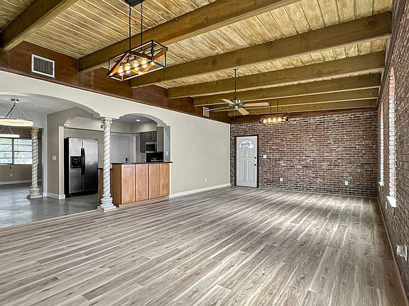 5th image of 1516 W River Ln
