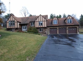 4410 Barreville Rd, Crystal Lake, IL 60012