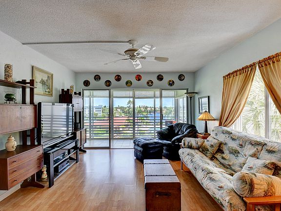 5th image of 921 Spanish Circle #439