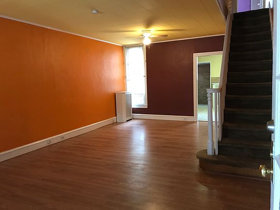 3rd image of 4739 Oakmont St