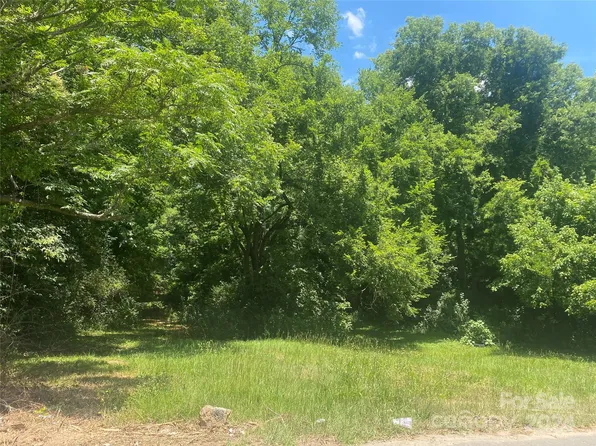 107 N Gregory St, Lancaster, SC 29720