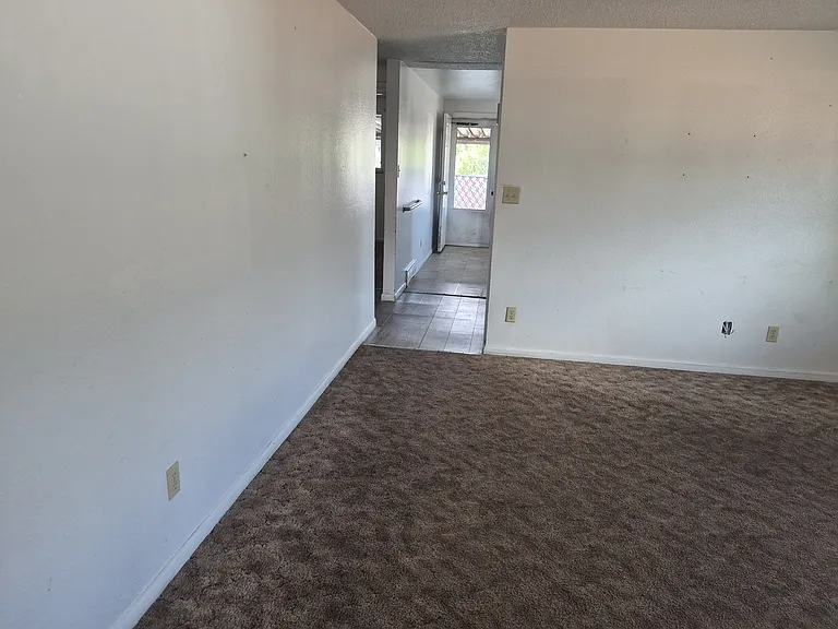 1202 S Coffman St — Photo 2