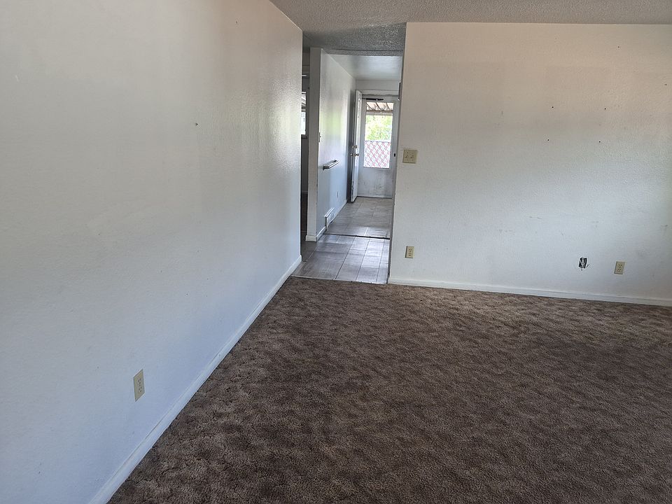 2nd image of 1202 S Coffman St