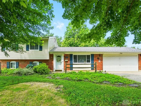 765 Brunswick Dr, Enon, OH 45323