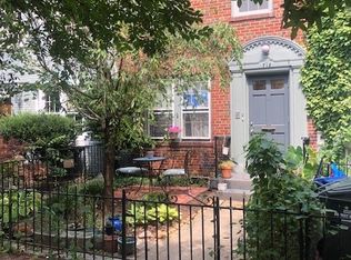 712 9th St SE APT 1, Washington, DC 20003