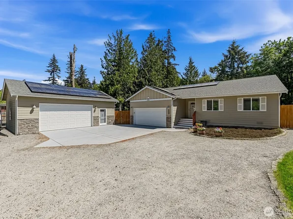 1025 Loganberry Ln, Camano Island, WA 98282
