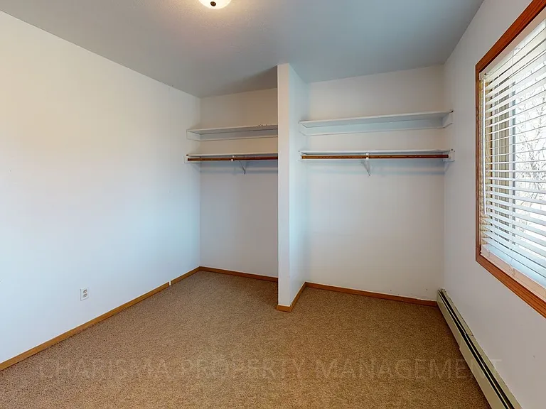 Wedgewood Apartments — Photo 11