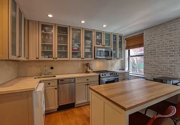 5th image of 17 Clinton St APT 1A