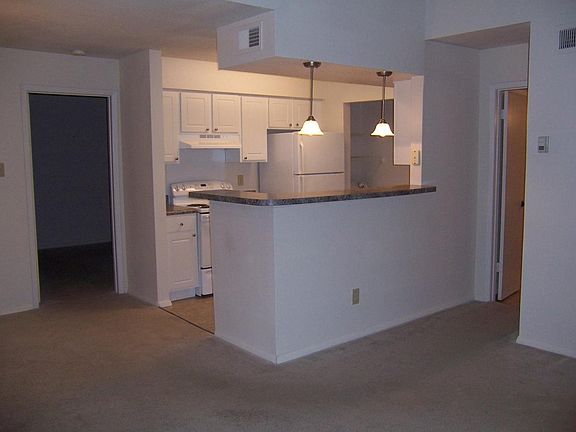 3rd image of 3201 St Martins Trl APT 2003