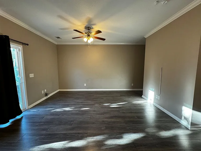 75 Walker Ct — Photo 2