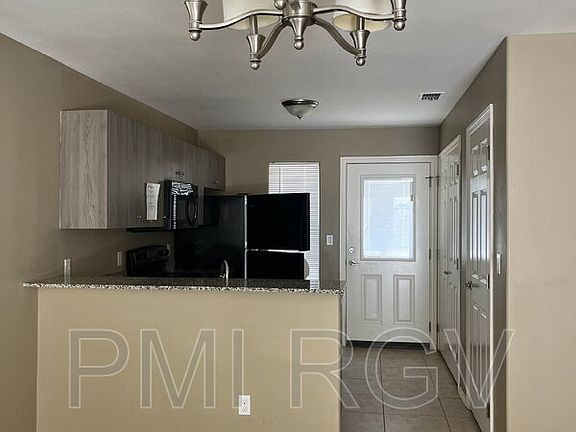 3rd image of 2913 Linda Vista St