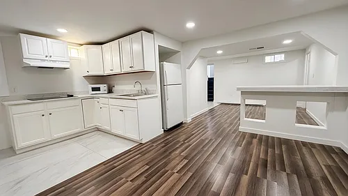 338 Whiting Ave #B Photo 1