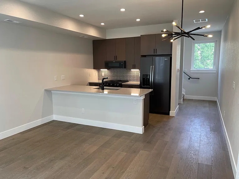 3521 S Emerson St #C — Photo 10