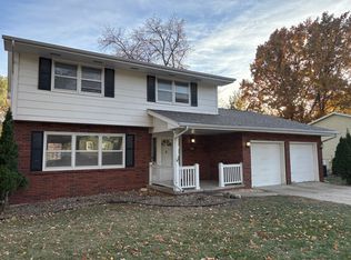 3924 Aspen Dr, West Des Moines, IA 50265