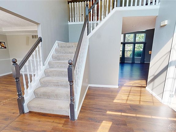 5th image of 25 Marbury Ct