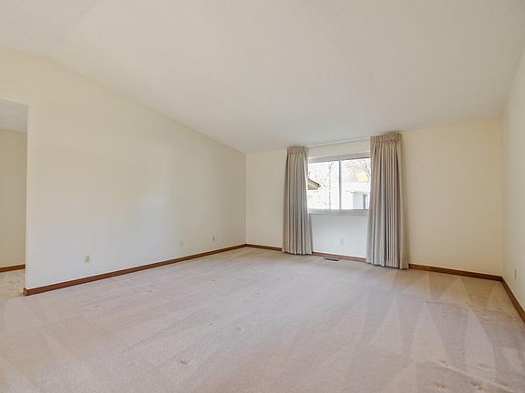 2nd image of 11061 W Oregon Pl