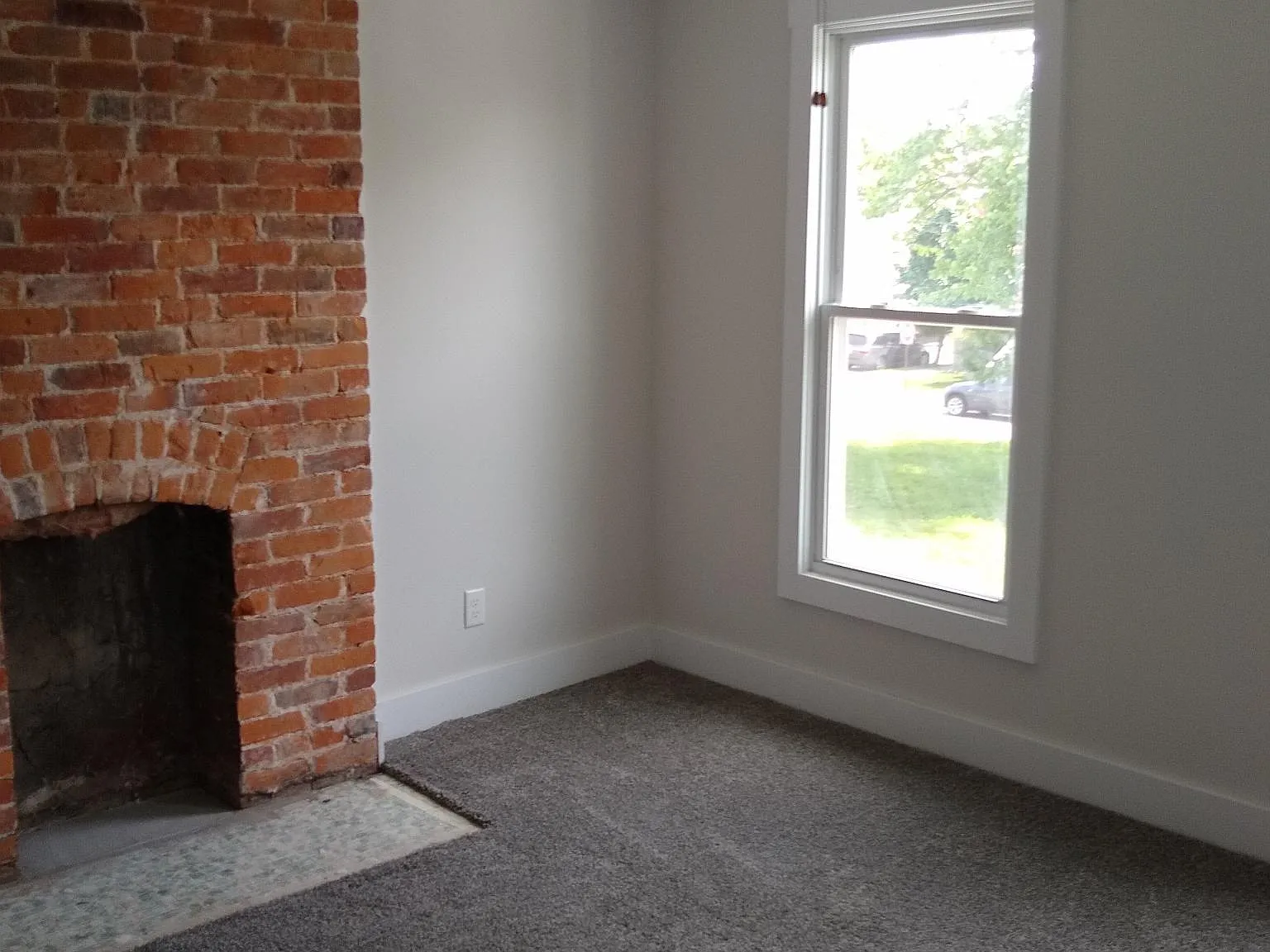 2 bed, 1.5 bath, 1378 sqft, $1,600 — Photo 4