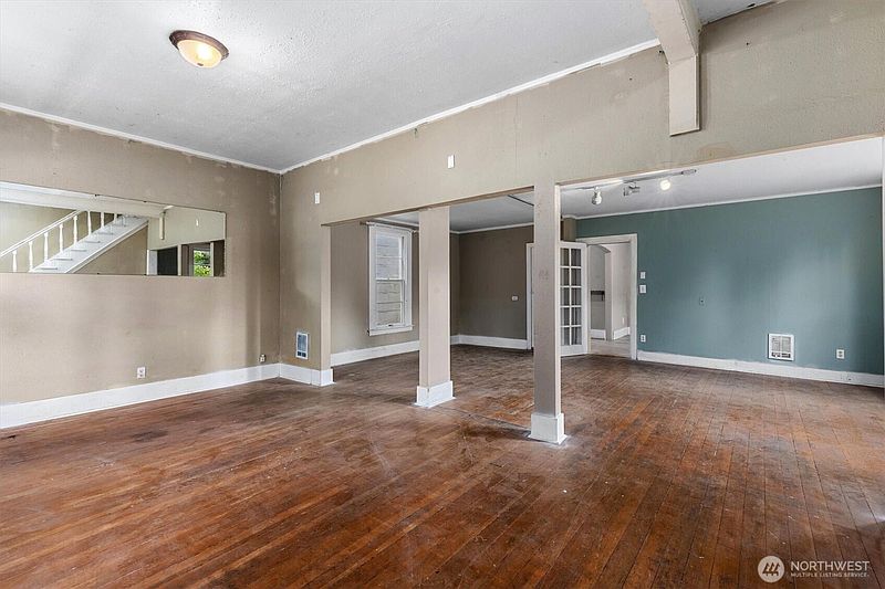 2nd image of 412 Garfield Street S