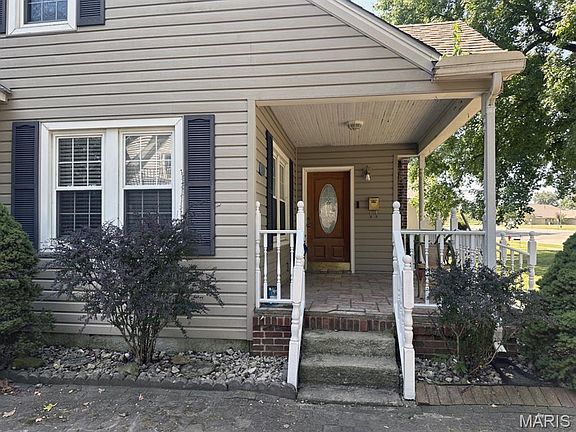 3rd image of 231 S Park Ln