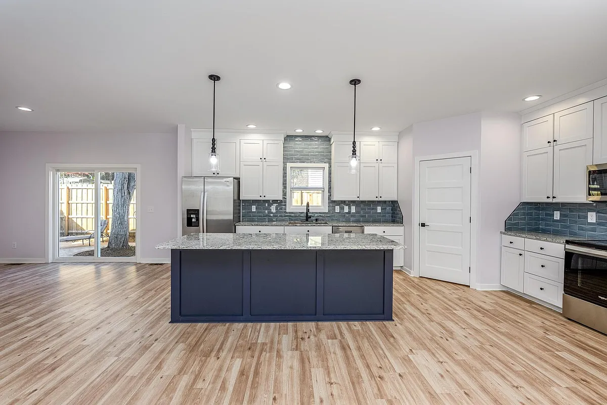 Building Photo - 7039 Executive Cir