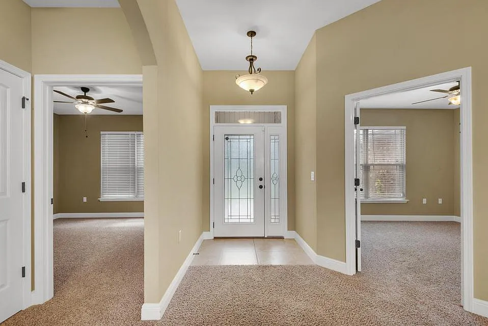 4 bed, 2.0 bath, 1855 sqft, $2,725 — Photo 4