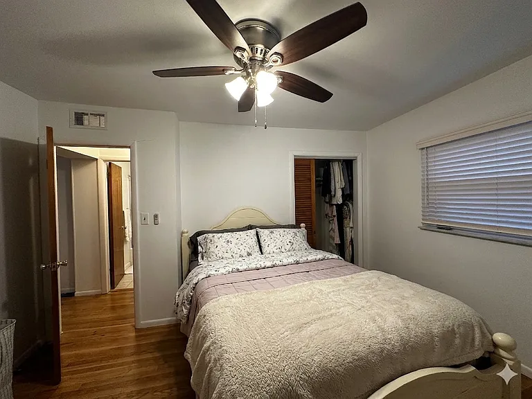 9488 Conklin Ave — Photo 29