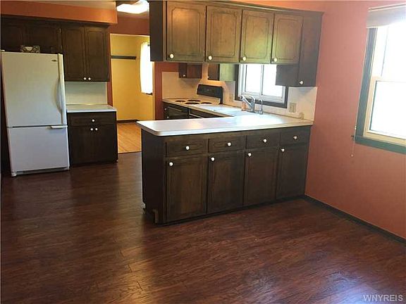 3rd image of 130 Parkhaven Dr