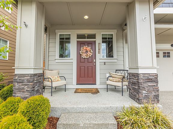 3rd image of 10211 6th Pl SE