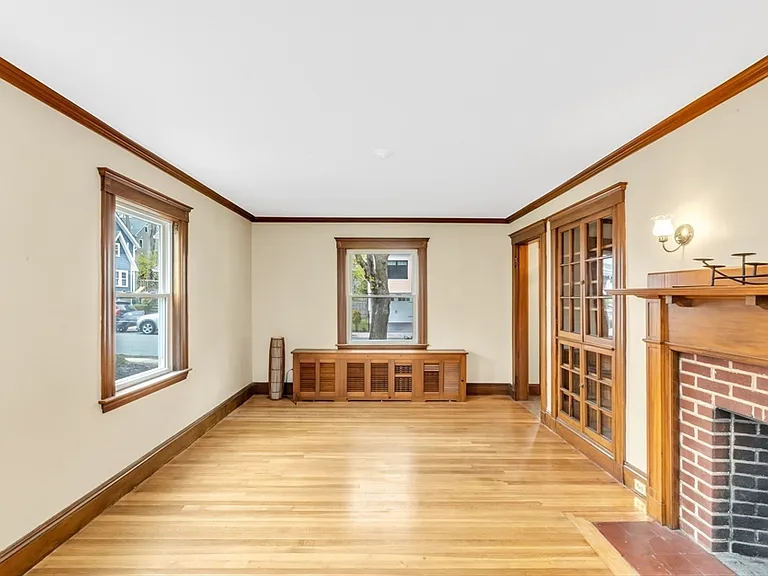 55 Arborough Rd — Photo 4