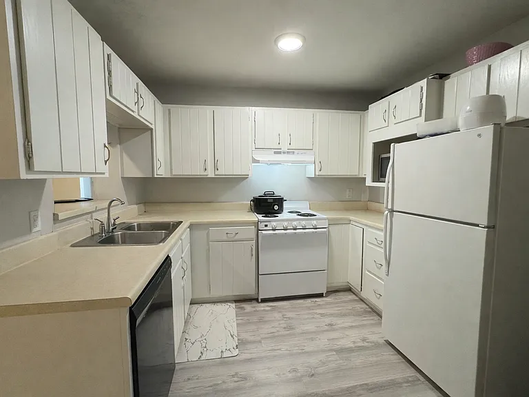 18 N Wickham Ct — Photo 6
