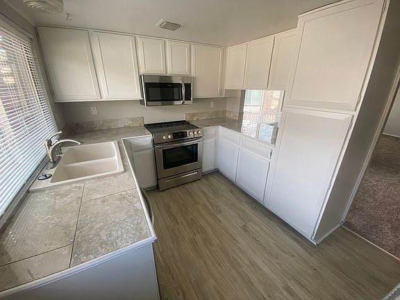 4th image of 3562 S Kittredge St APT A