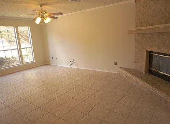 5th image of 1800 Woodland Dr
