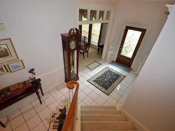 3rd image of 8107 12th Fairway Ln