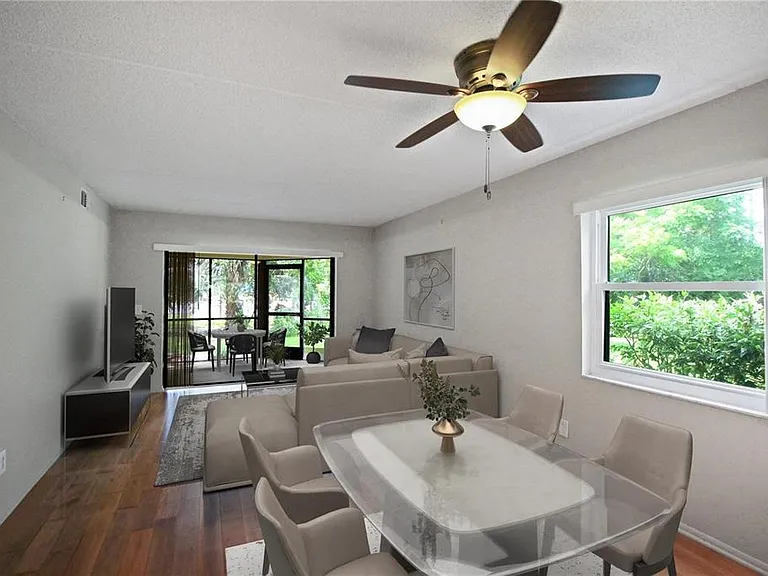 135 Woodlake Wynde #135 — Photo 4