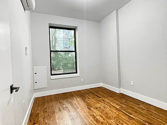 4th image of 325 Putnam Ave #1K