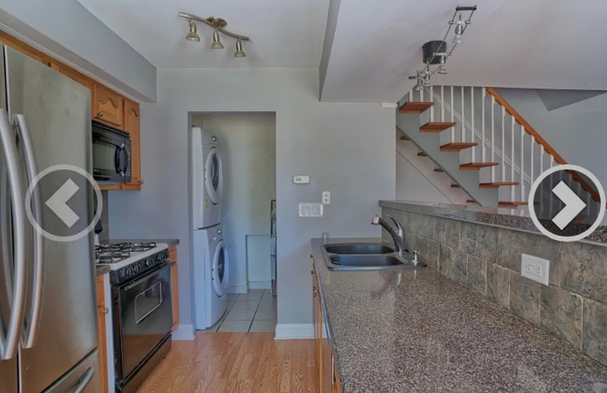 2 bed, 920 sqft, $2,000 — Photo 3