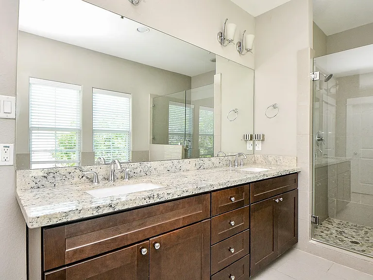 955 W 24th St #D — Photo 39