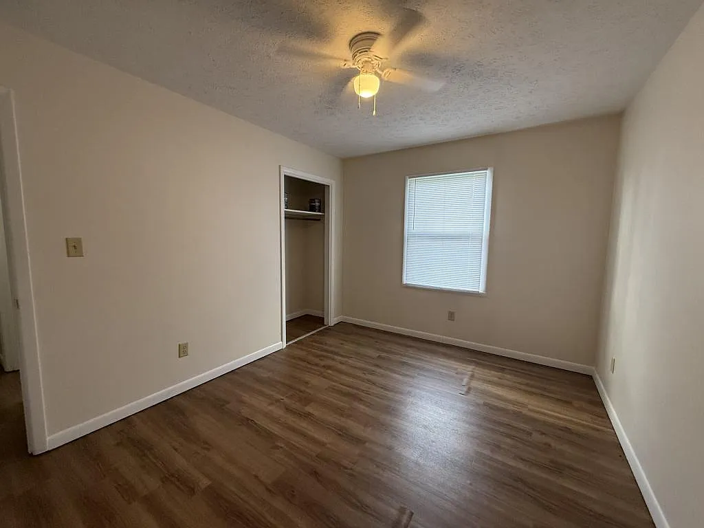 720 College Dr — Photo 3