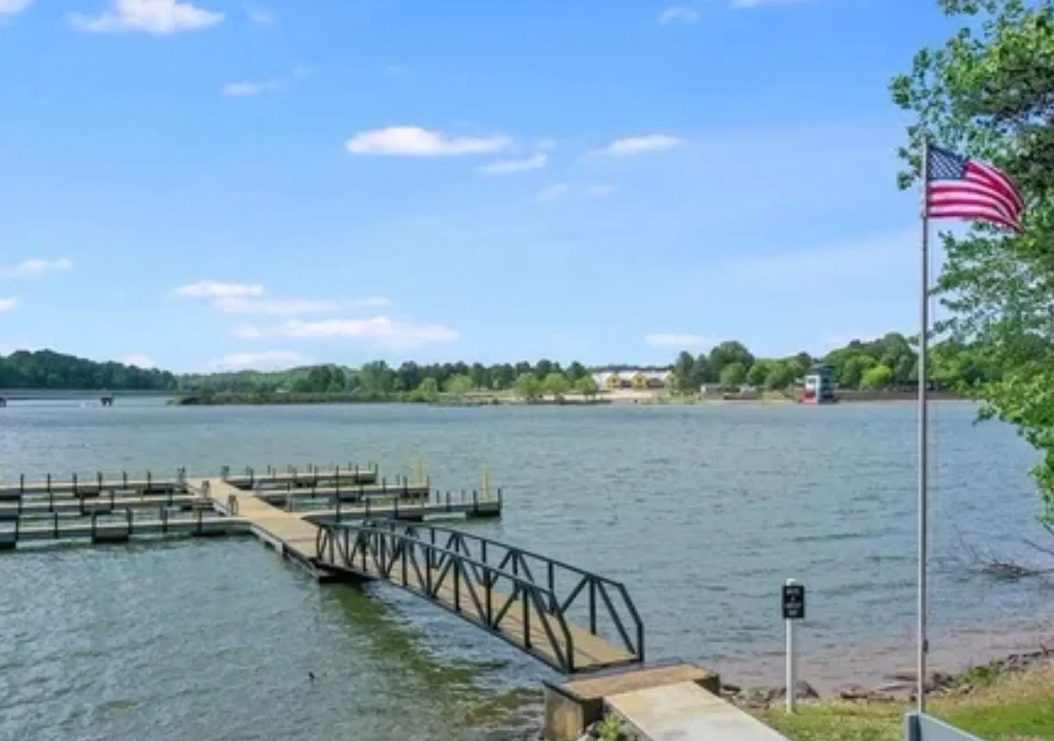 3342 Lodge Overlook - Beautiful Lake Home For Rent — Photo 2