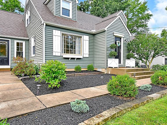 2nd image of 144 Sunset Dr