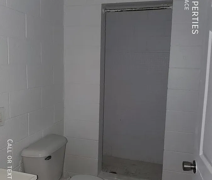 77 Harvey Pl — Photo 11