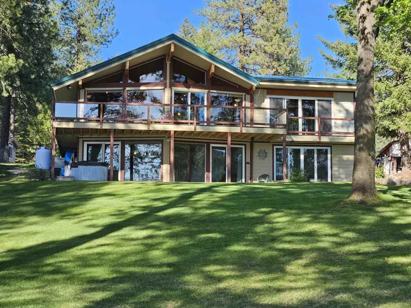 4585 Wanakiwin Dr, Loon Lake, WA 99148
