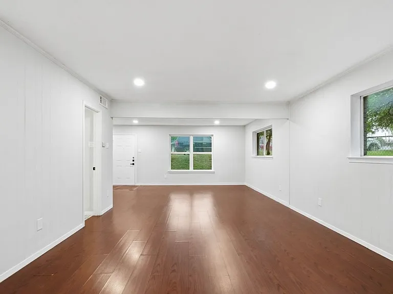 8121 Ferguson Rd #8121 — Photo 3