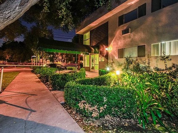 5th image of 220 E Live Oak St APT 22