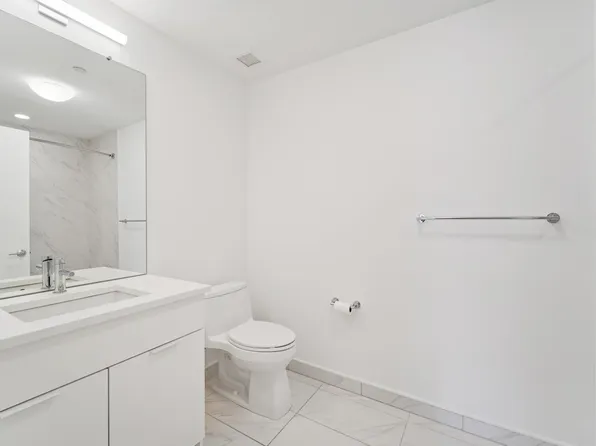 9 Avenue At Port Imperial image 32 of 47