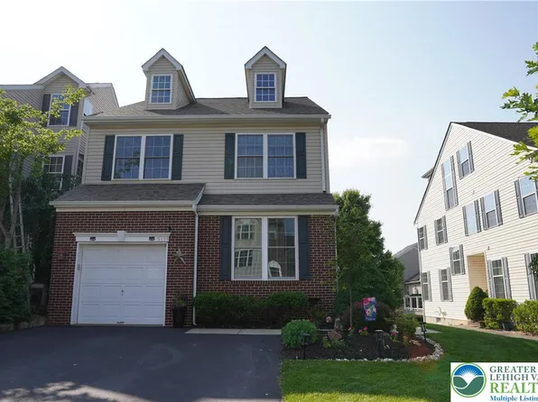 5199 Spring Ridge Dr, Macungie, PA 18062