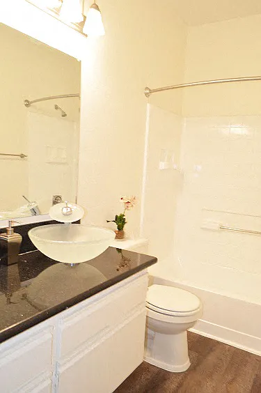 Parc Pointe Apartments — Photo 14