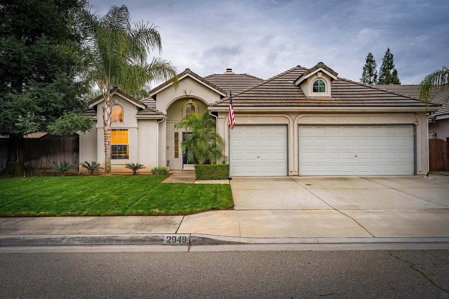 2949 E Palisade Drive photo 1