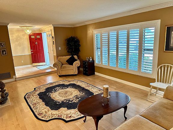 Spacious living room