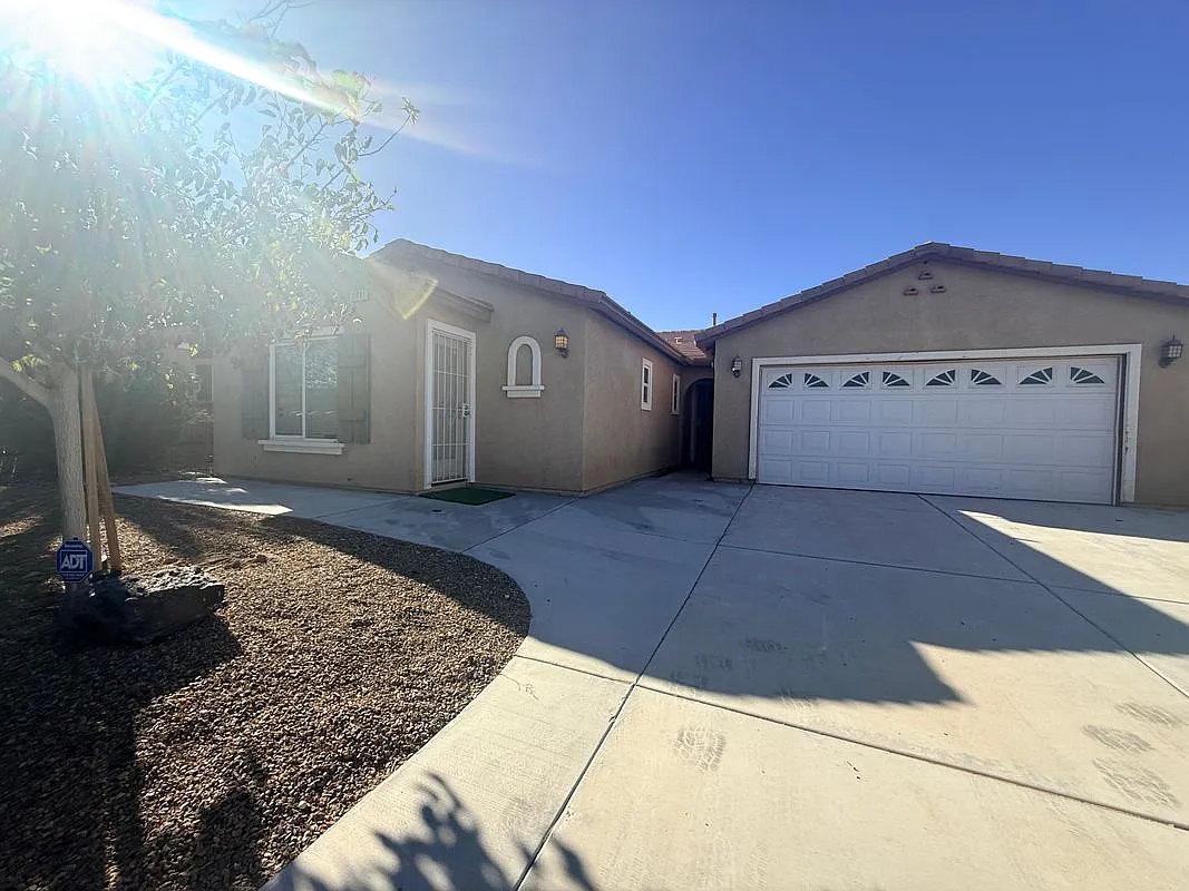 4 bed, 3.0 bath, 1771 sqft, $2,700 — Photo 1